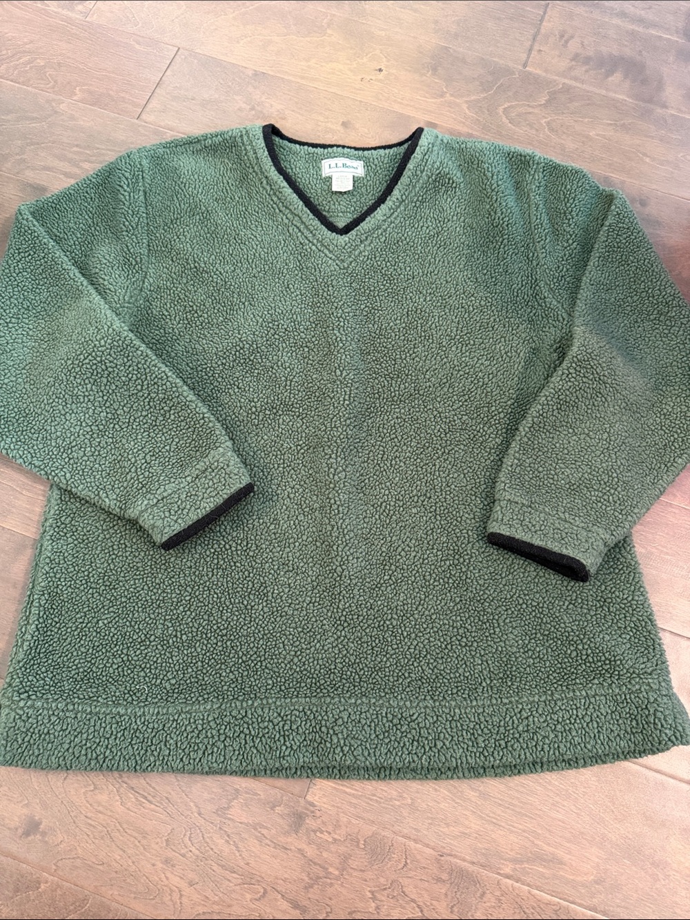 L.L. Bean Men's Forest Green Sherpa V-Neck Pullover with Black Trim